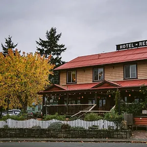 Inn Salt Spring, Ganges